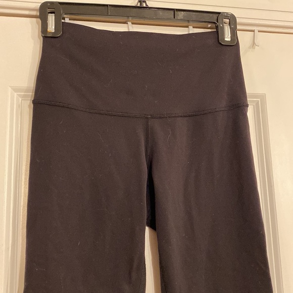 Lululemon Roll Over Wunder Under Crop - Picture 2 of 5